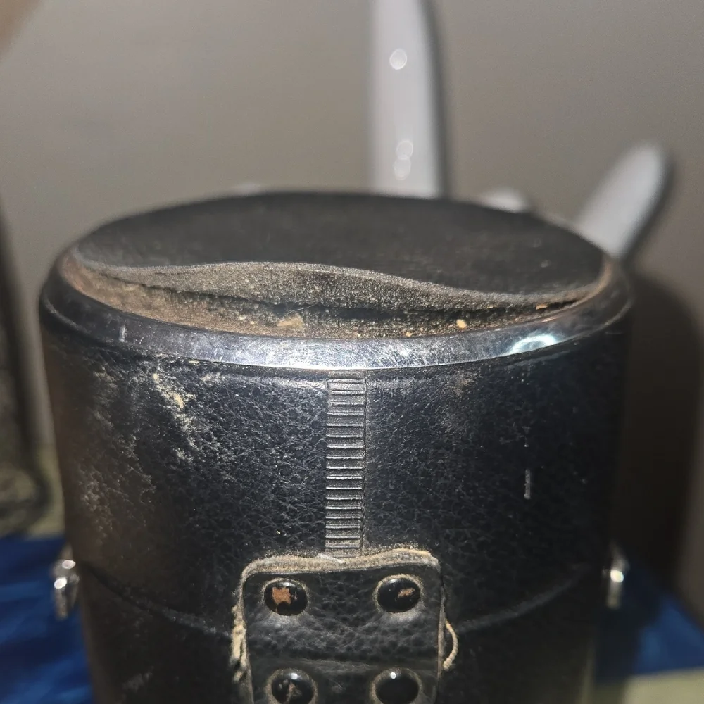 Source Unknown Black Camera Lens with Case